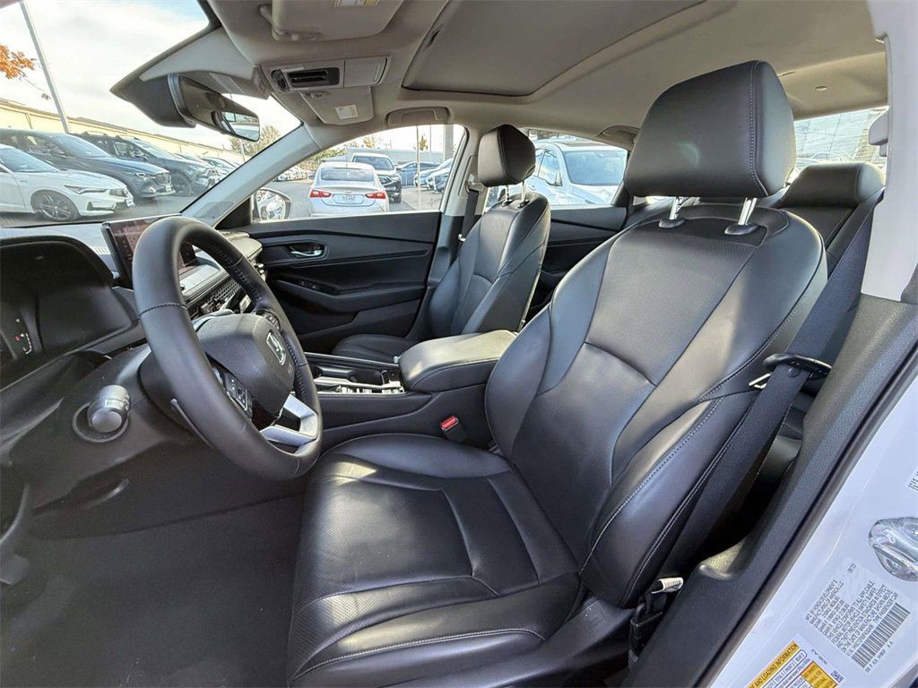 Used 2023 Honda Accord Touring image 9