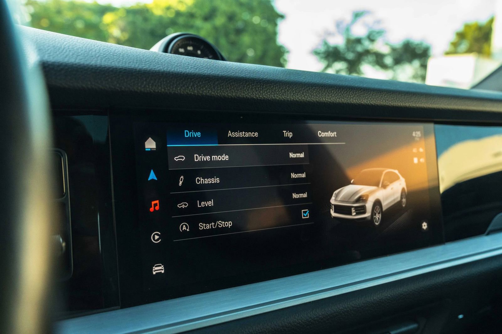 Used 2024 Porsche Cayenne S image 41