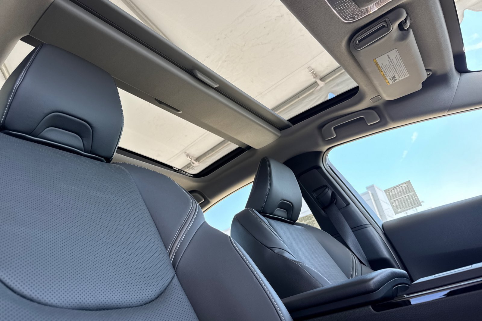 New 2027 Toyota Prius FWD image 19