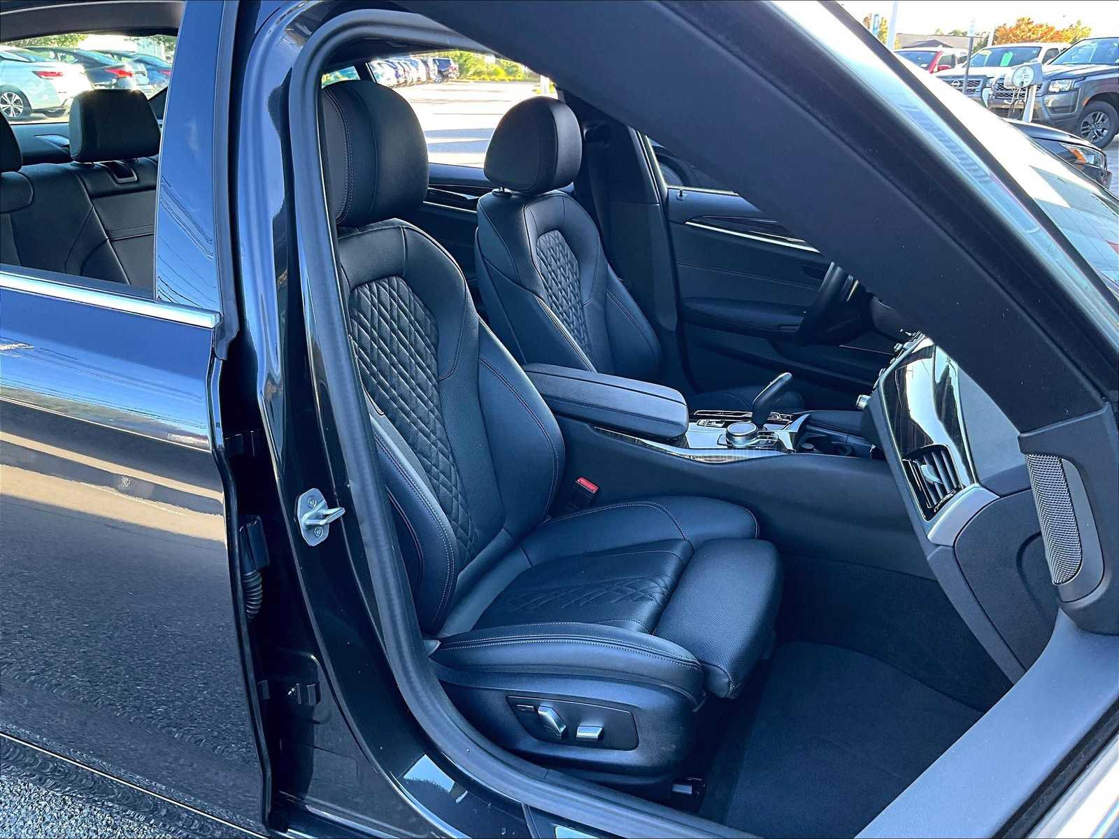 Used 2023 BMW 530i xDrive w/ Premium Package image 11