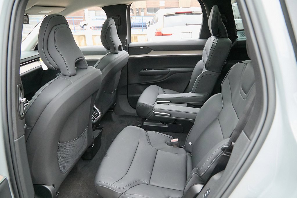 New 2025 Volvo EX90 Ultra image 17