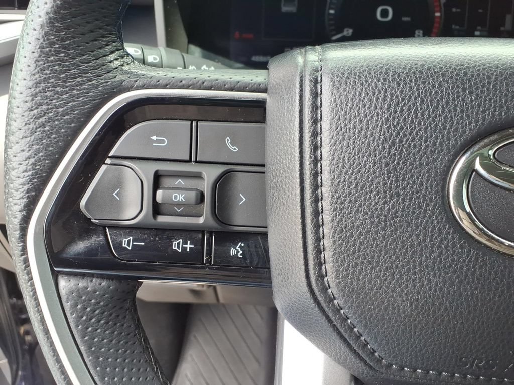 Used 2023 Toyota Tundra Platinum AWD/4WD image 36