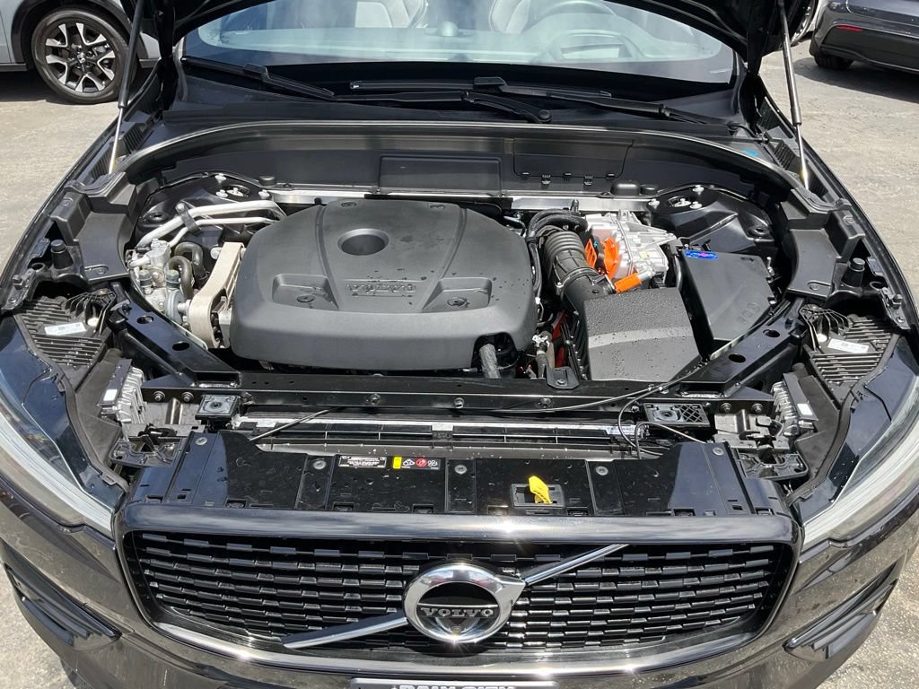 Used 2021 Volvo XC60 T8 R-Design w/ Advanced Package AWD/4WD image 12