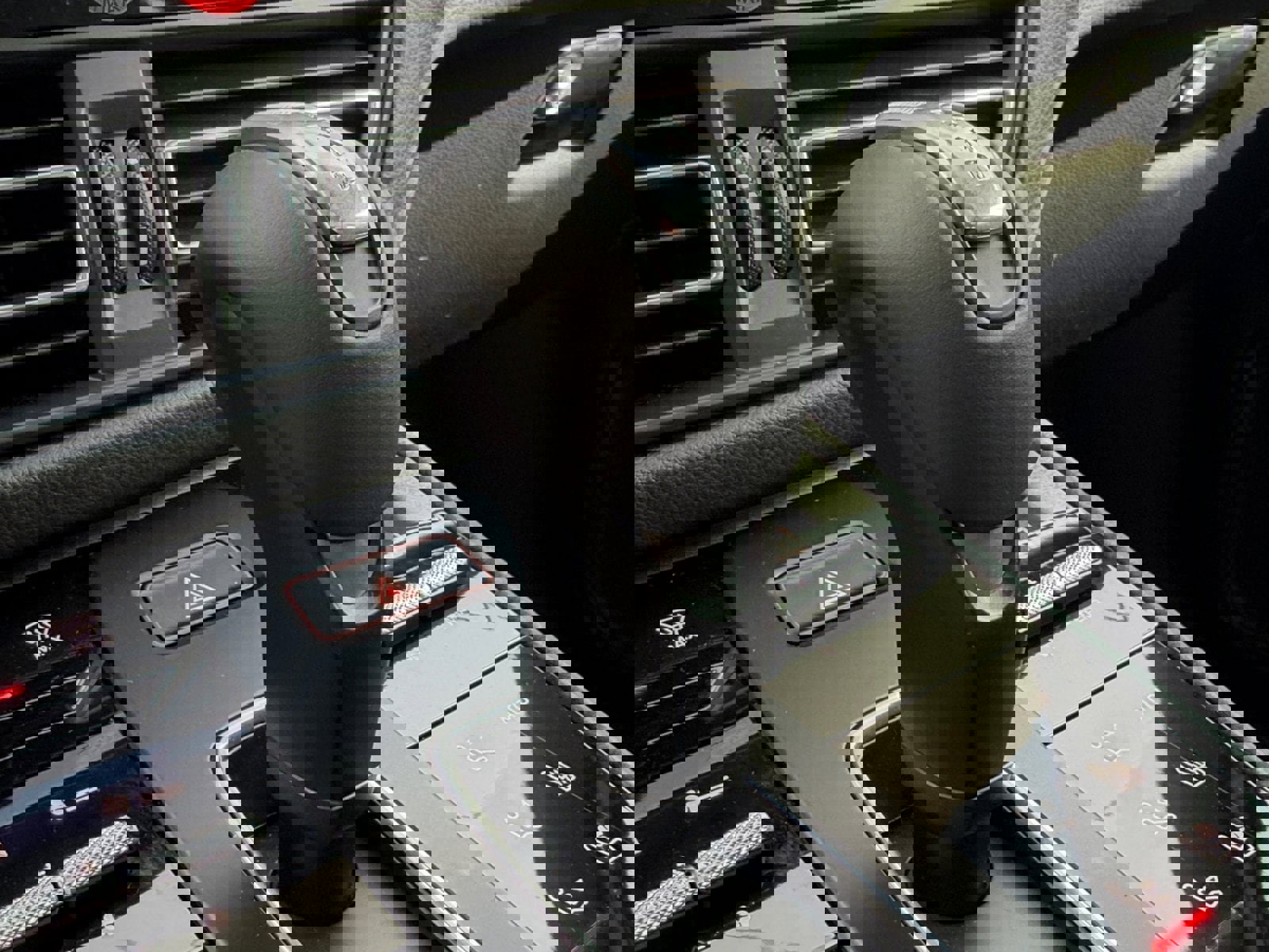 Used 2025 Porsche Macan image 33