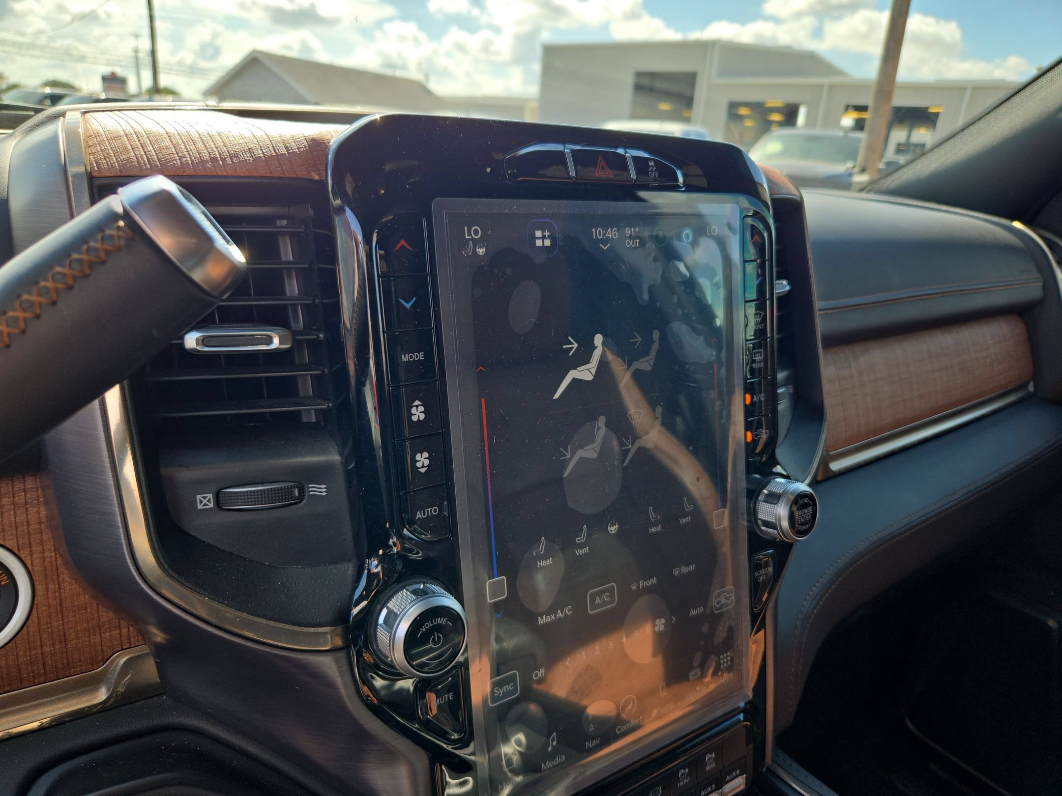 Used 2022 RAM 2500 Limited AWD/4WD image 16