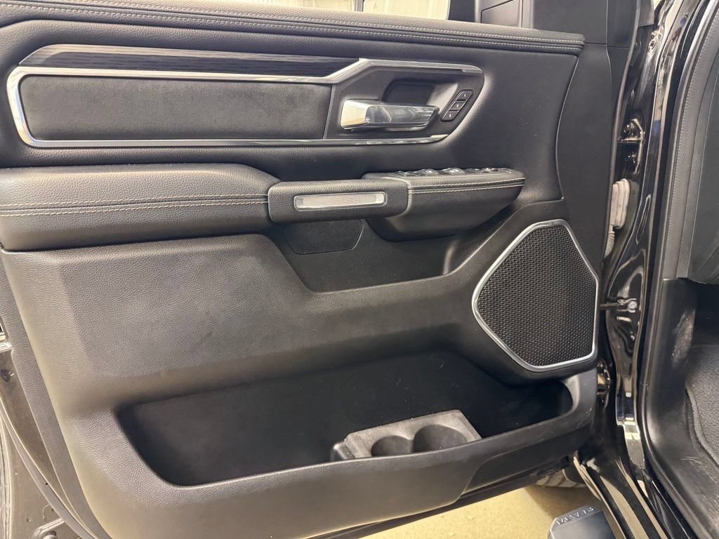 Used 2023 RAM 1500 Laramie AWD/4WD image 9