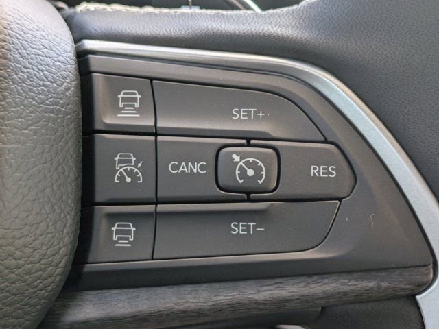 New 2025 Jeep Grand Cherokee Limited w/ Black Appearance Package image 23