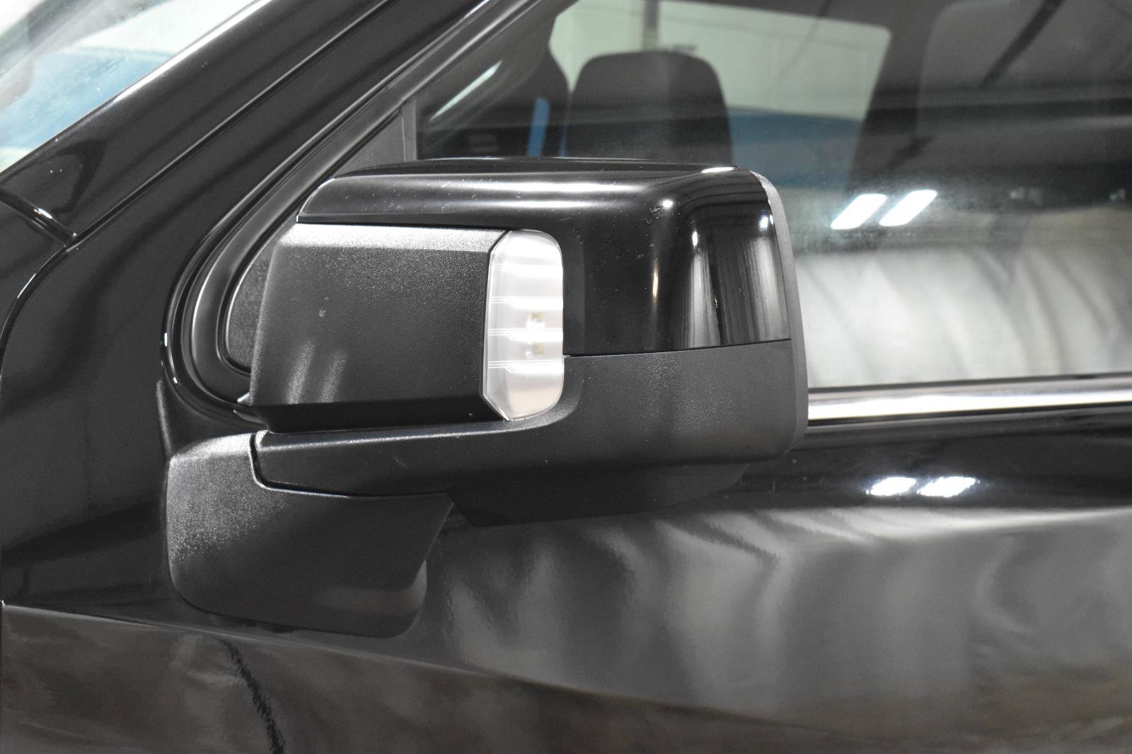 Used 2020 Chevrolet Silverado 1500 High Country image 34