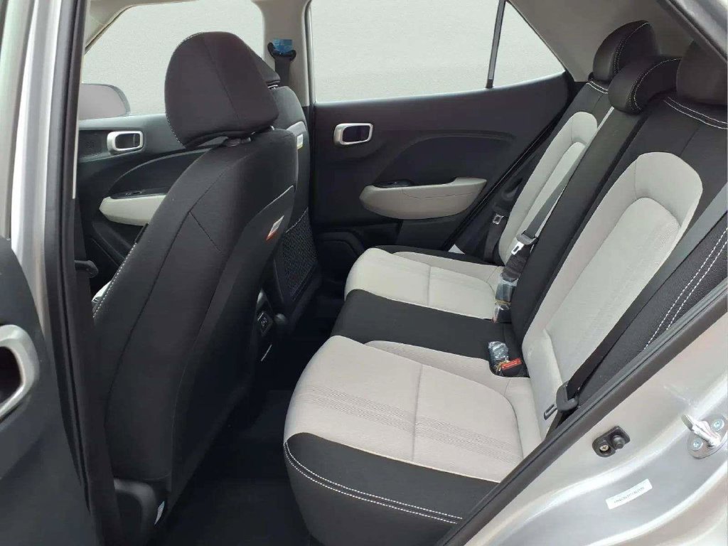 New 2026 Hyundai Venue SEL FWD image 10