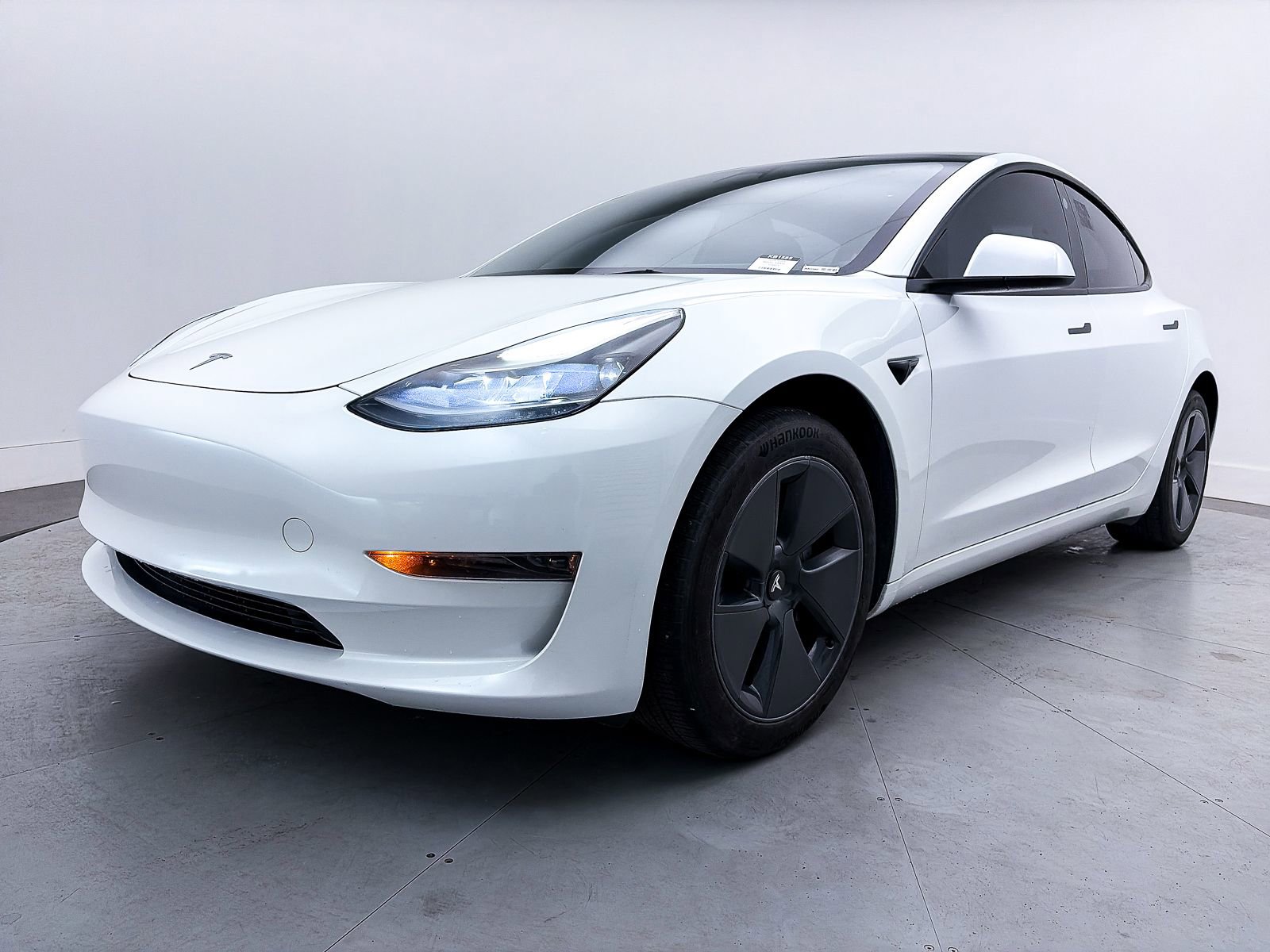 Used 2023 Tesla Model 3 Standard Range image 12