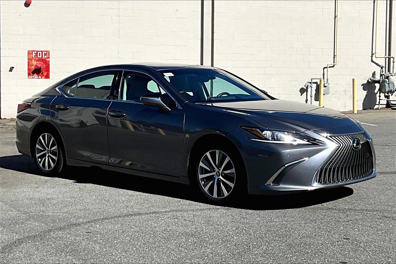 Used 2021 Lexus ES 350 w/ Premium Package image 2