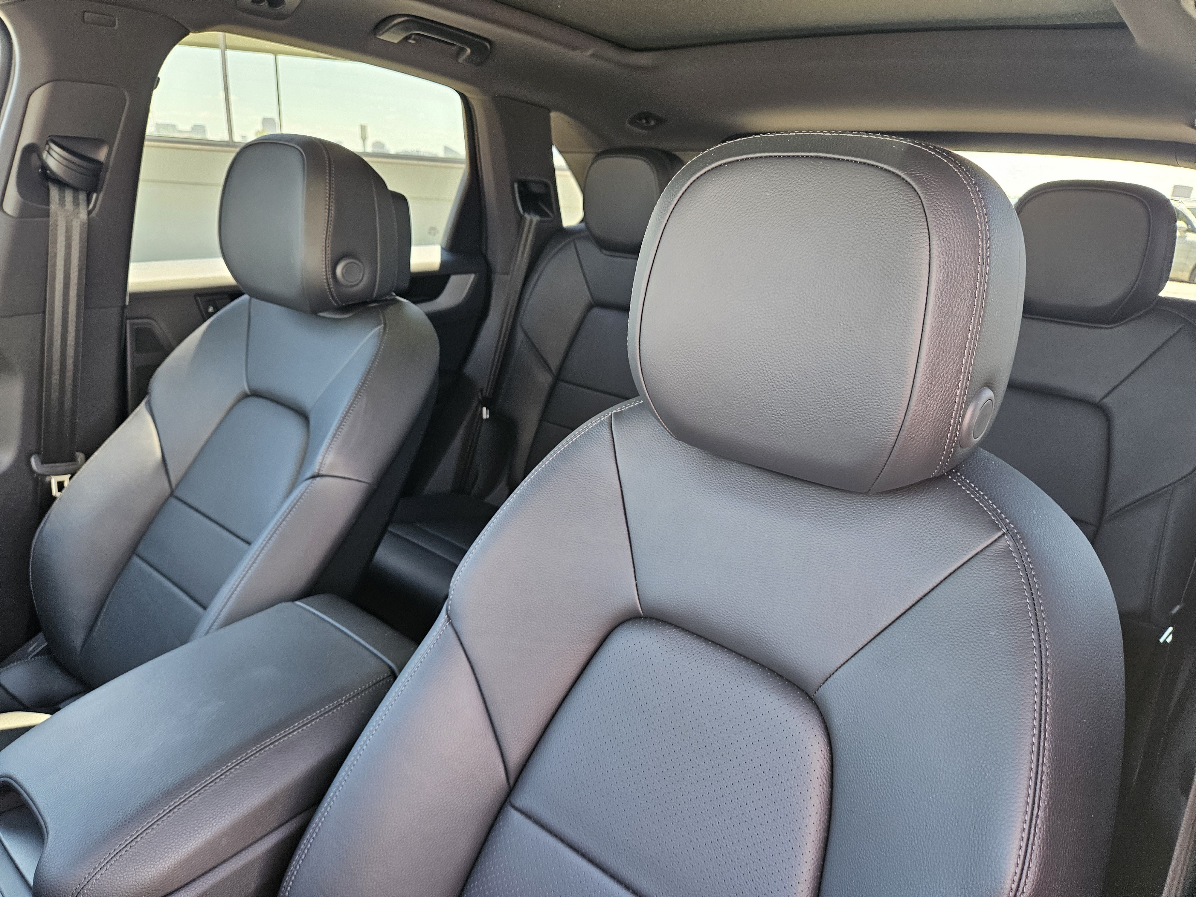 Certified 2026 Porsche Cayenne AWD/4WD image 6