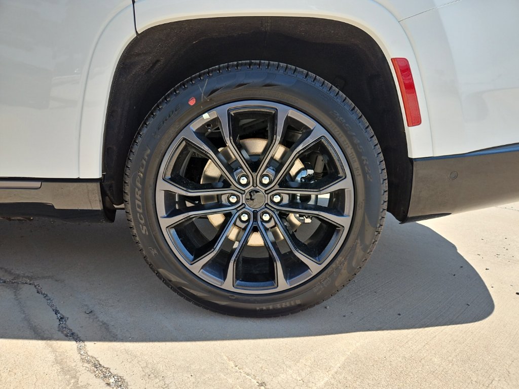 New 2026 Jeep Grand Wagoneer Summit AWD/4WD image 8