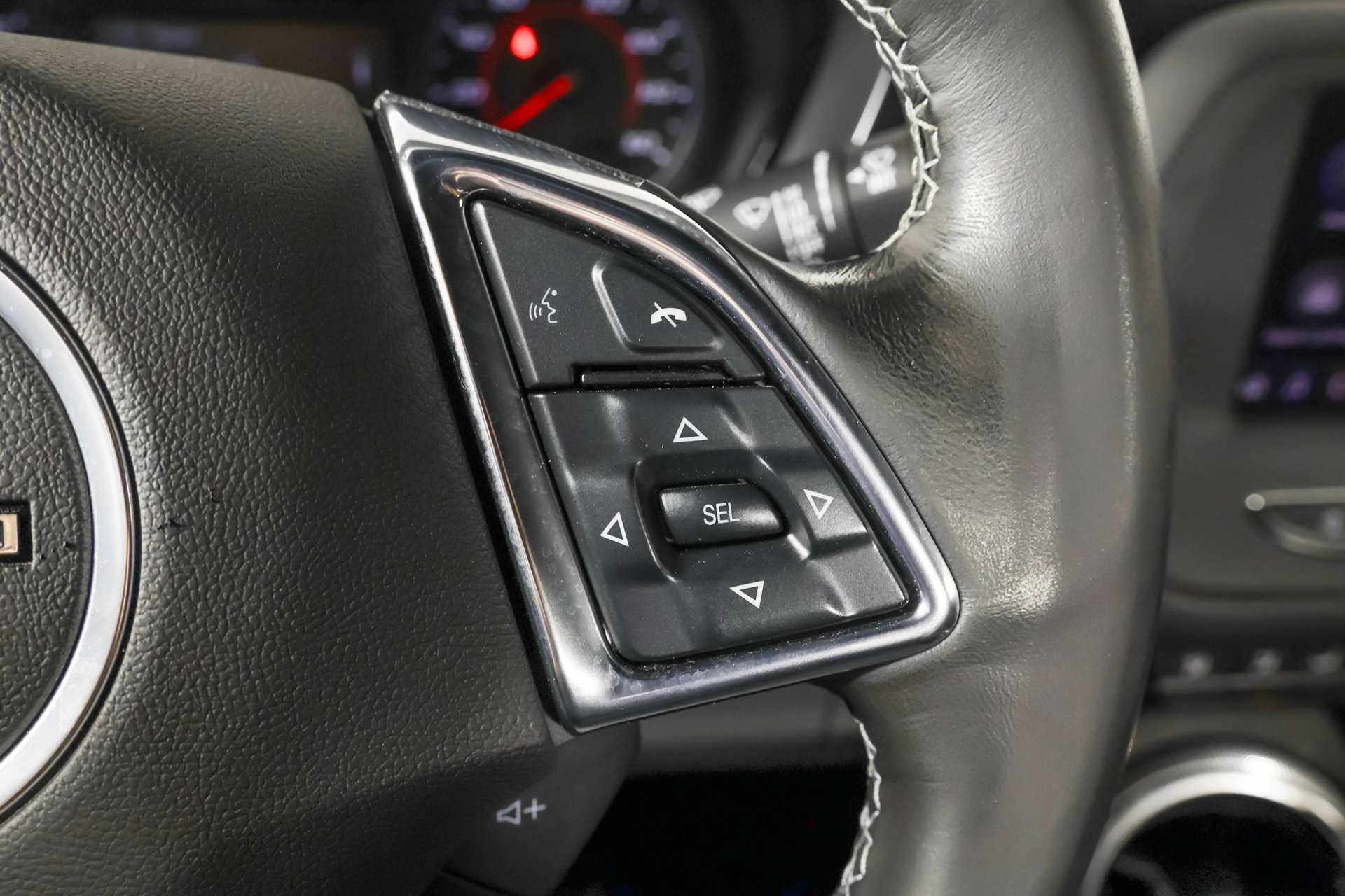 Used 2023 Chevrolet Camaro LT RWD image 27