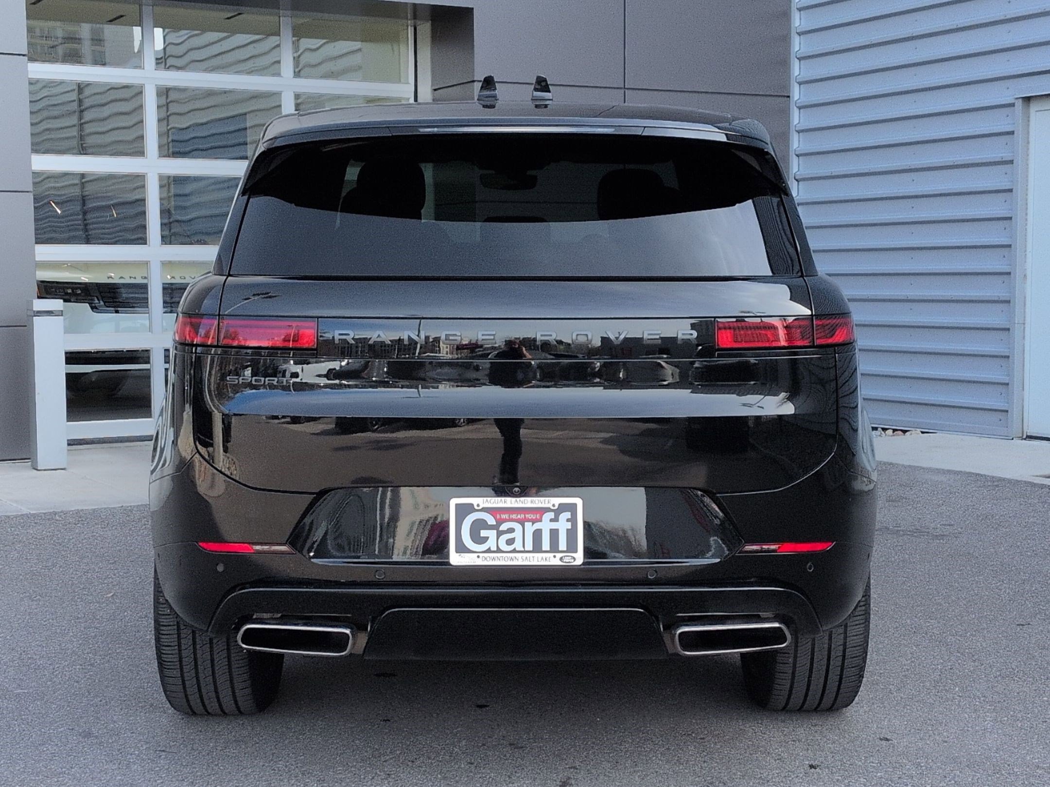 Used 2024 Land Rover Range Rover Sport Dynamic SE image 9