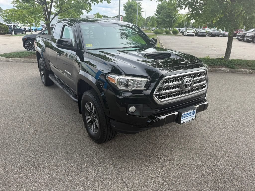 Used 2017 Toyota Tacoma TRD Sport w/ Tow Package (A/T) AWD/4WD image 7