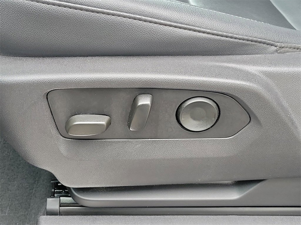 Used 2024 Chevrolet Silverado 1500 LTZ image 24