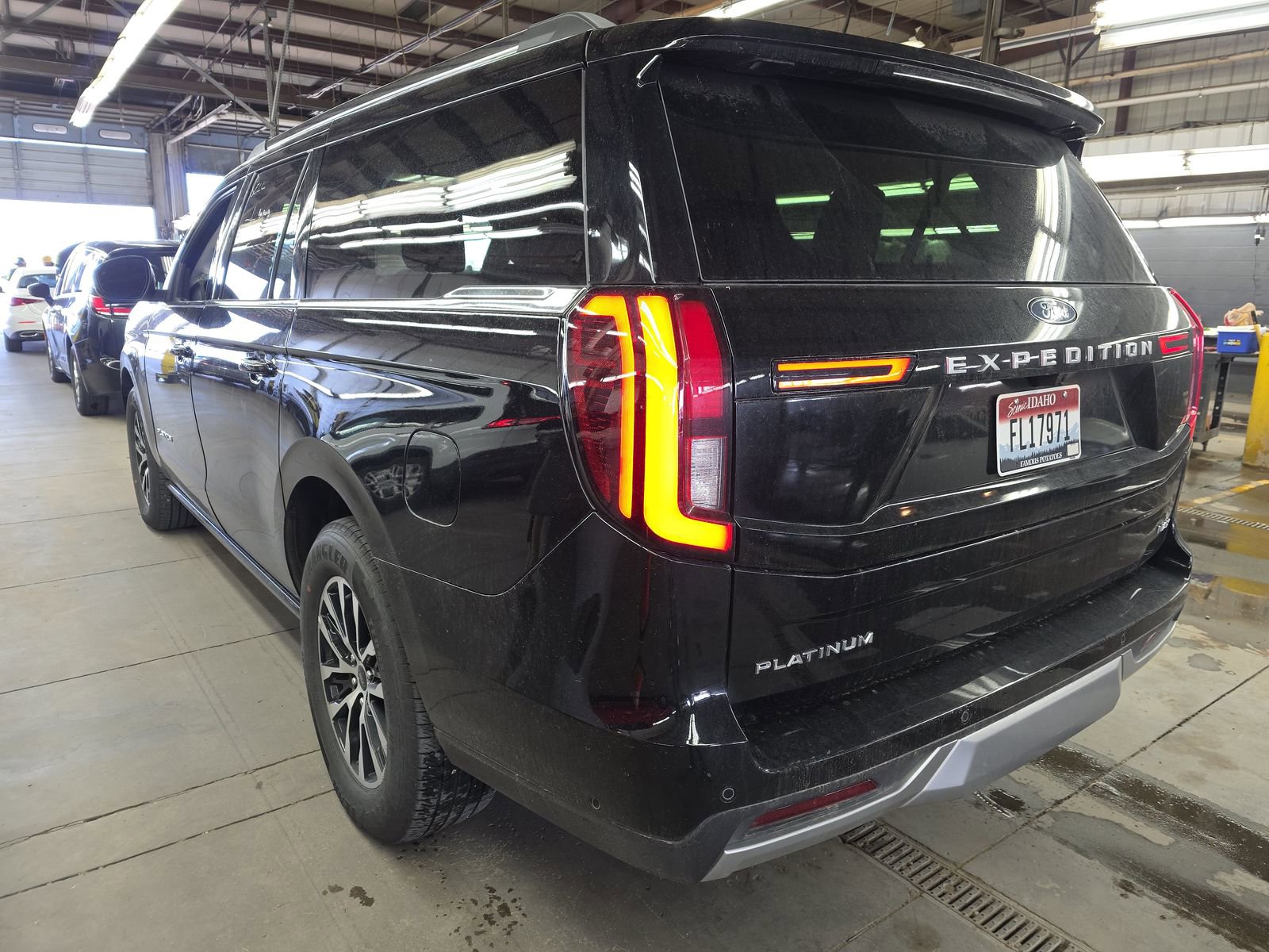 Used 2025 Ford Expedition Max Platinum AWD/4WD image 10