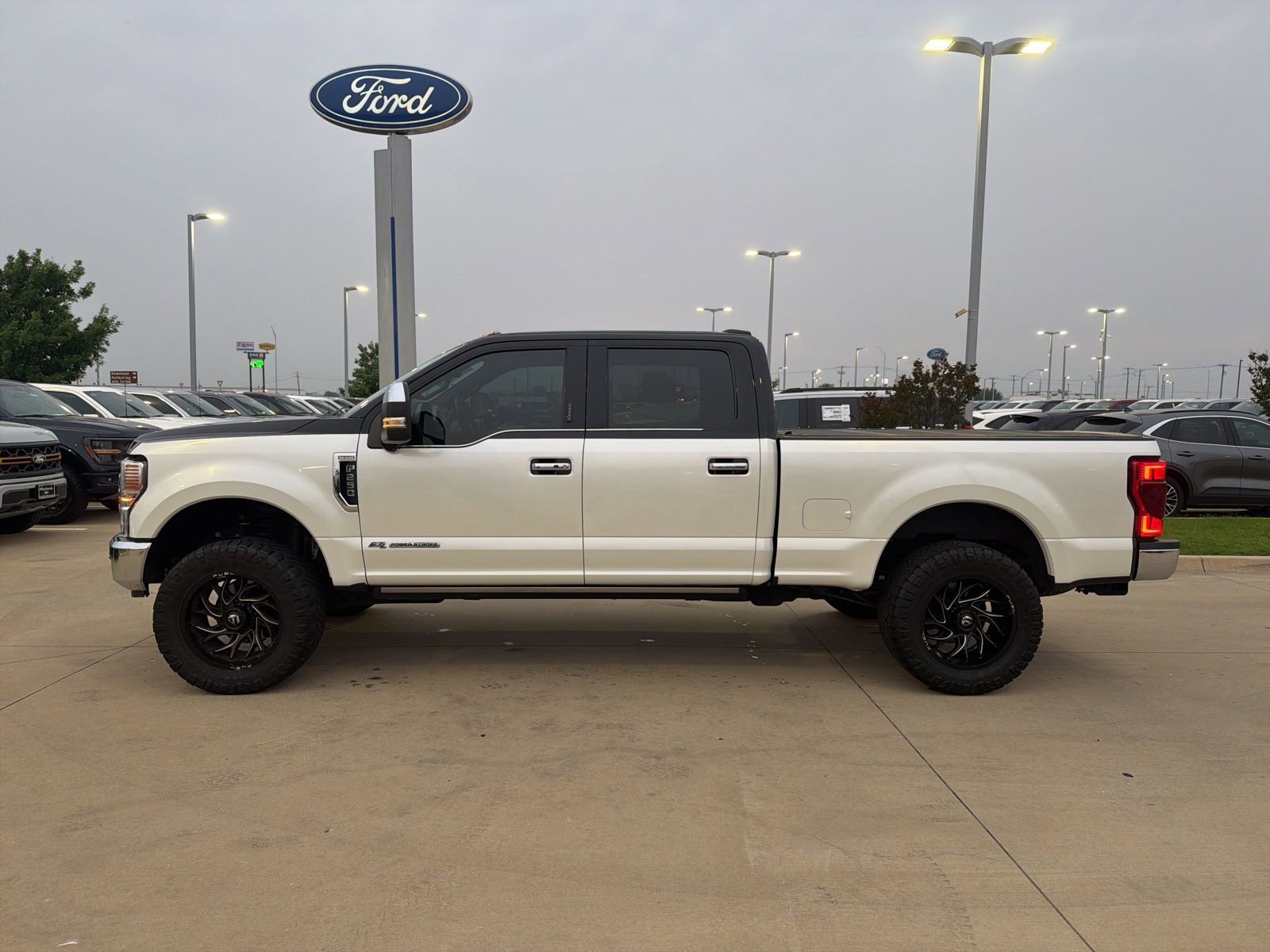 Used 2022 Ford F250 King Ranch w/ King Ranch Ultimate Package AWD/4WD image 2