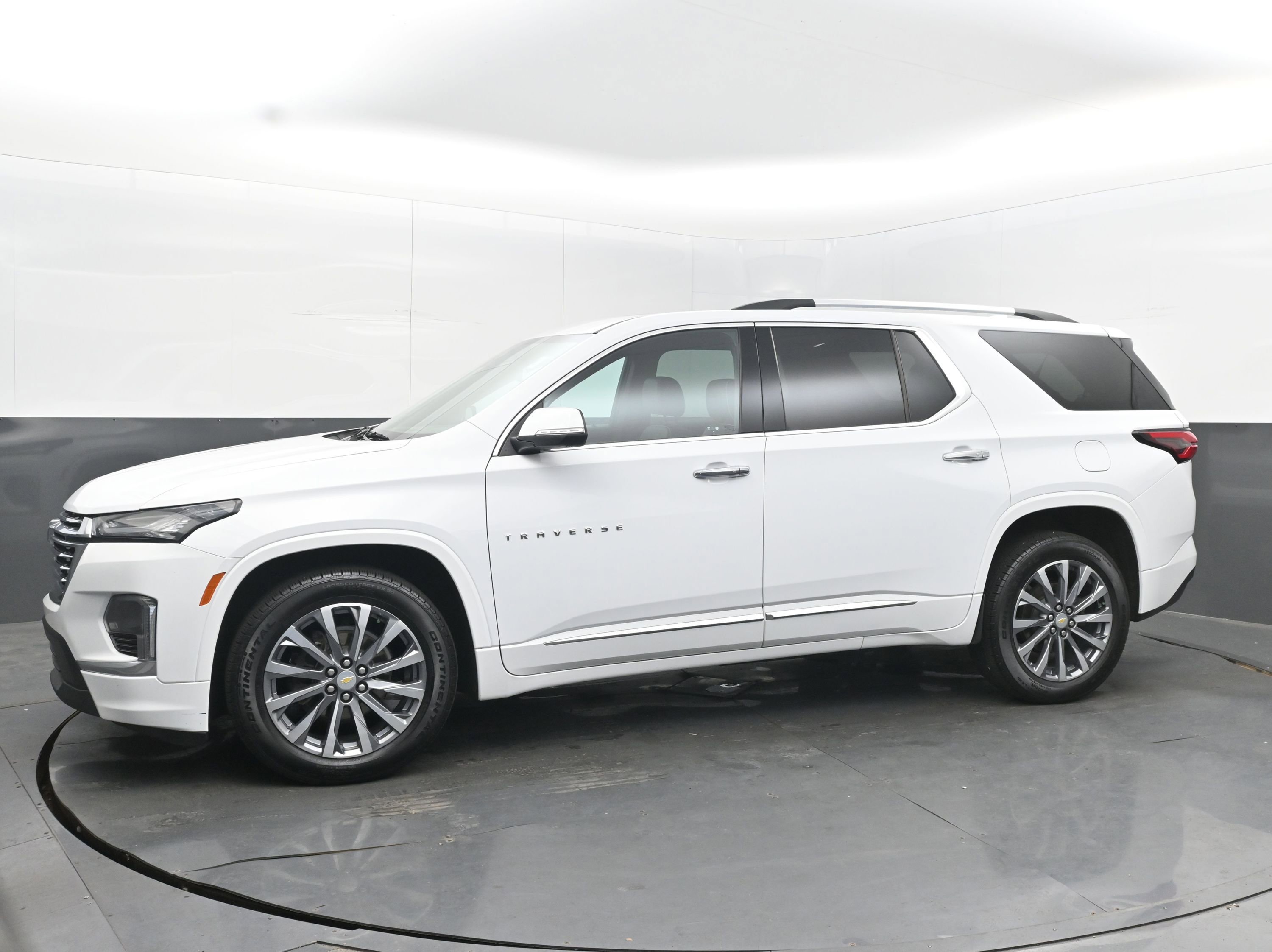 Used 2023 Chevrolet Traverse Premier image 5