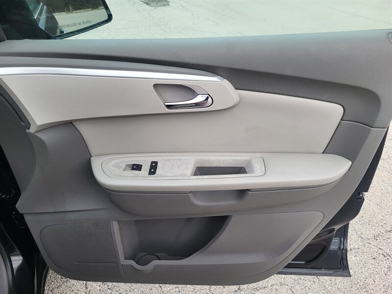 Used 2012 Chevrolet Traverse LT FWD image 26