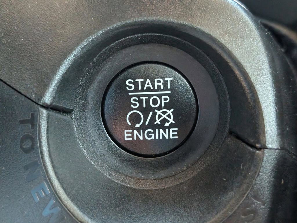 Used 2020 Jeep Renegade Latitude image 25