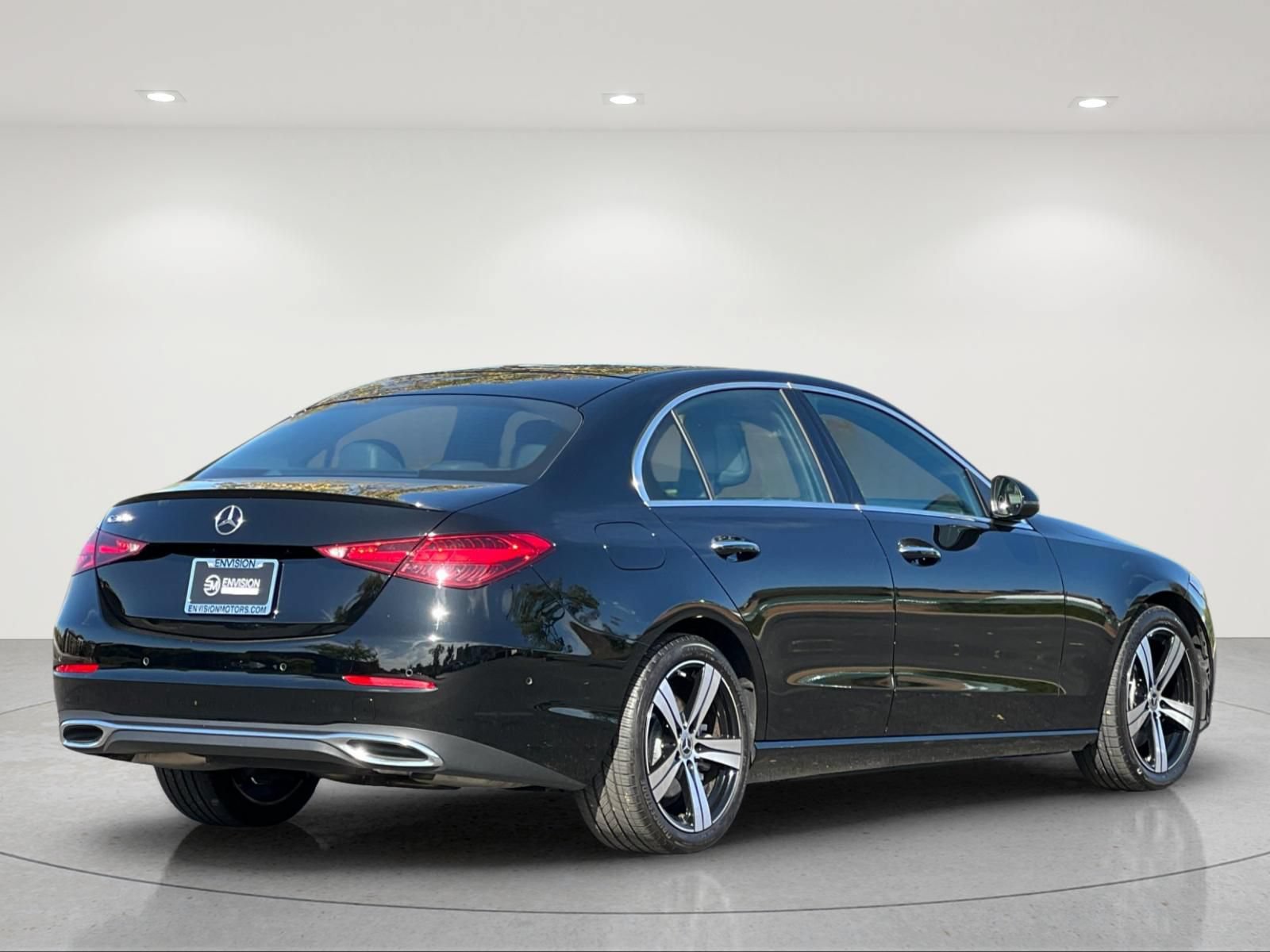 Used 2025 Mercedes-Benz C 300 Sedan image 5