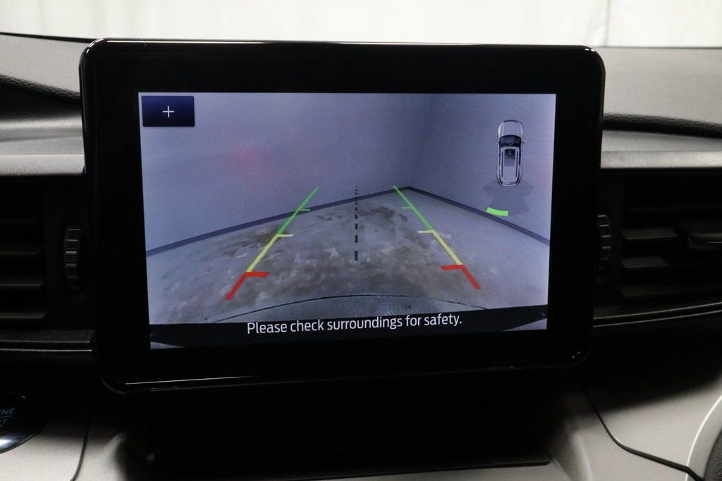 Certified 2023 Ford Explorer XLT image 3