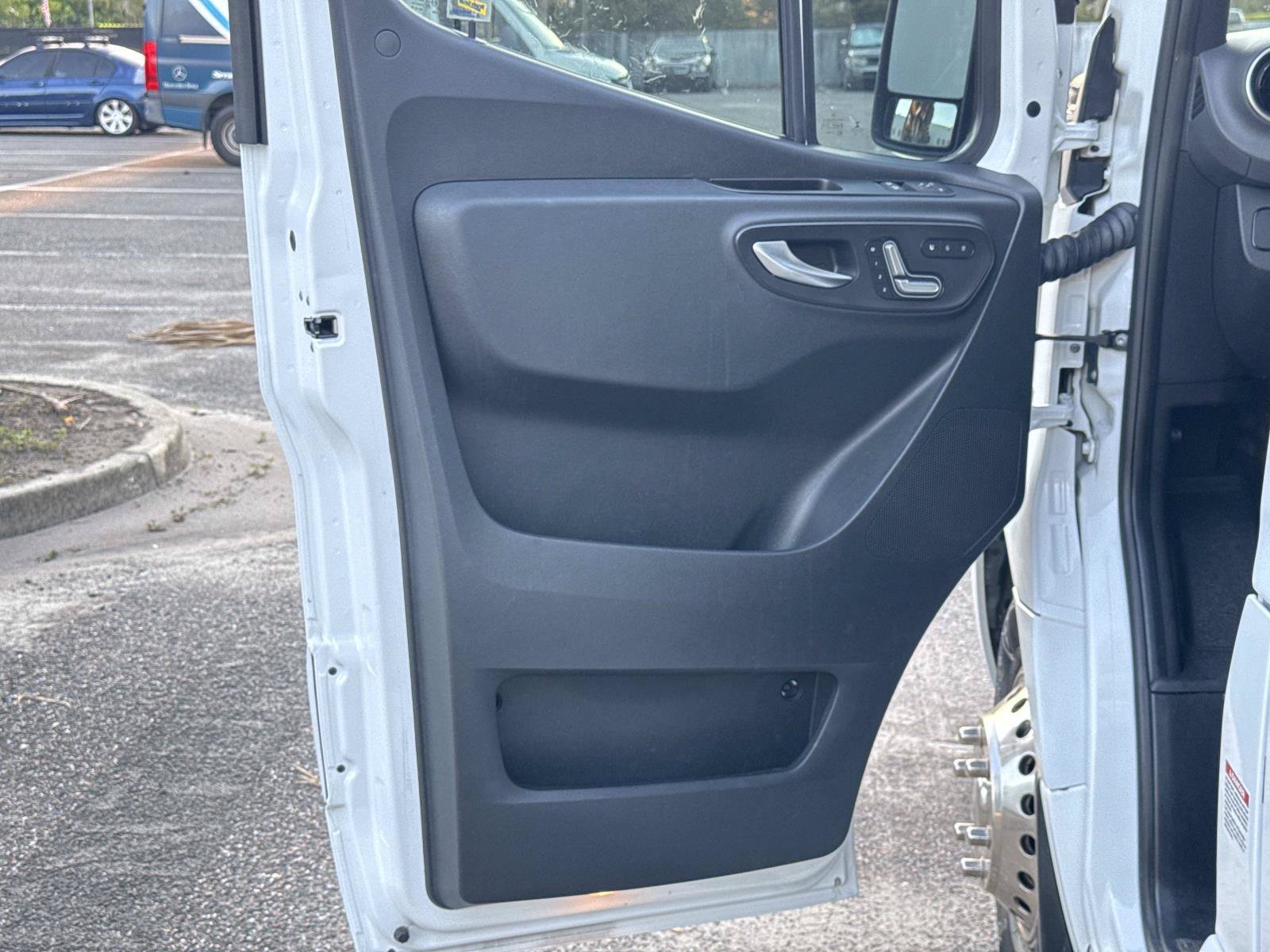 Used 2020 Mercedes-Benz Sprinter 3500 image 34