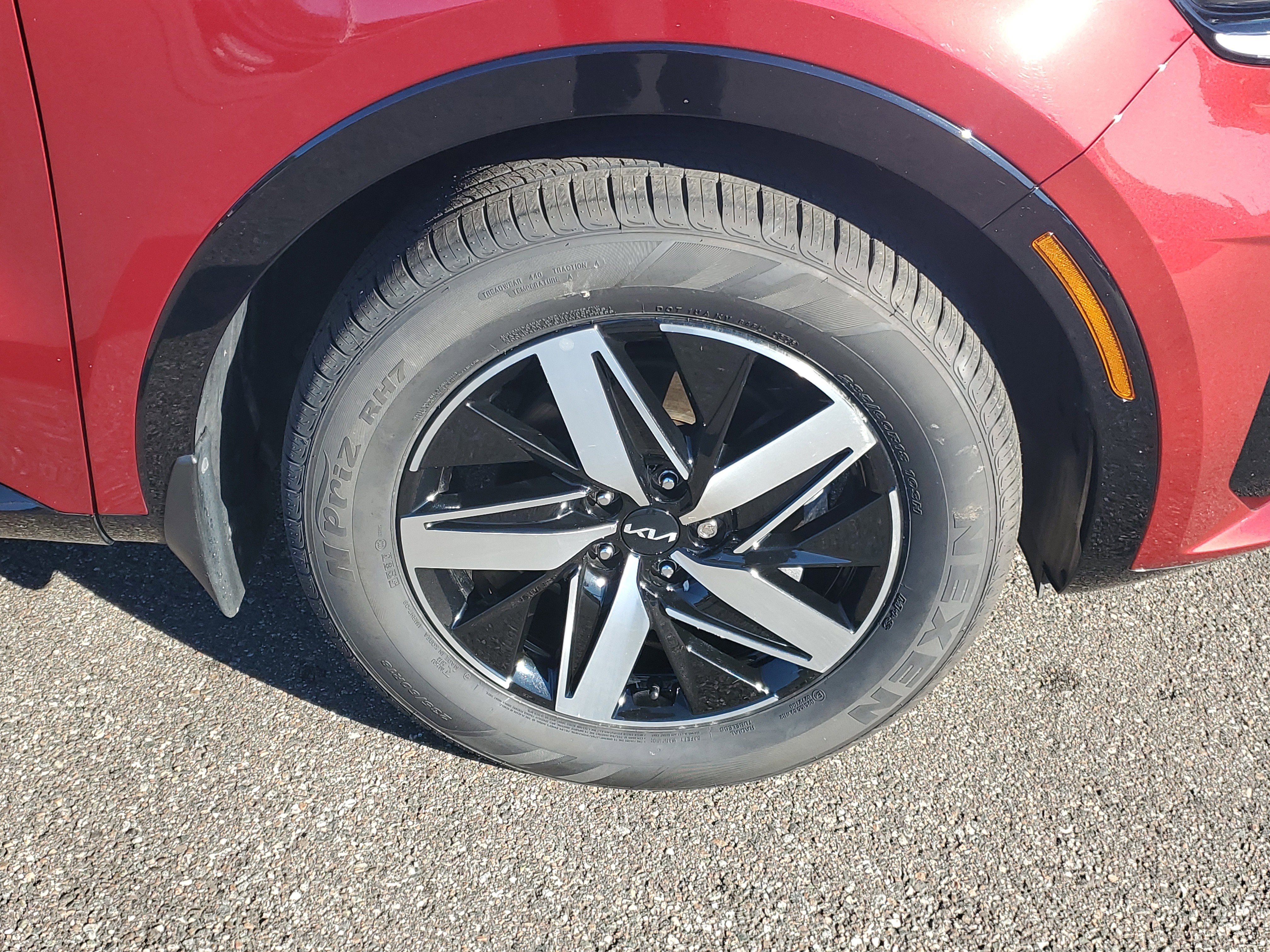 Certified 2023 Kia Sorento S w/ Panoramic Sunroof Package image 42