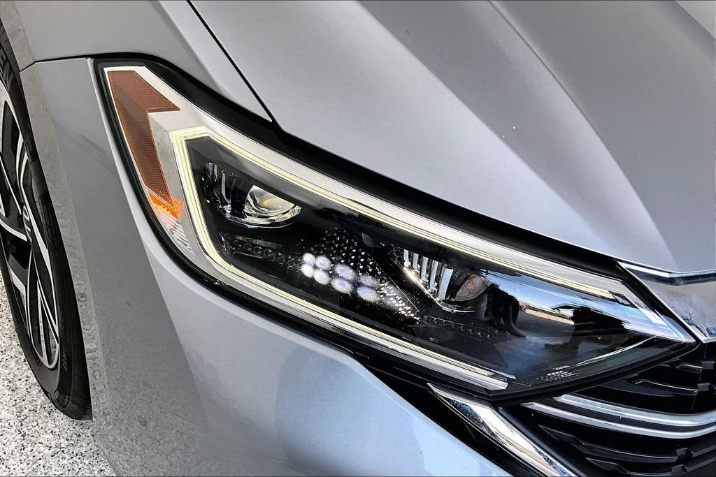 Used 2024 Volkswagen Jetta SEL FWD image 39
