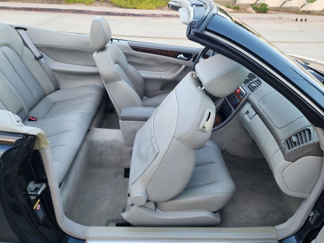 Used 2002 Mercedes-Benz CLK 320 Cabriolet image 27