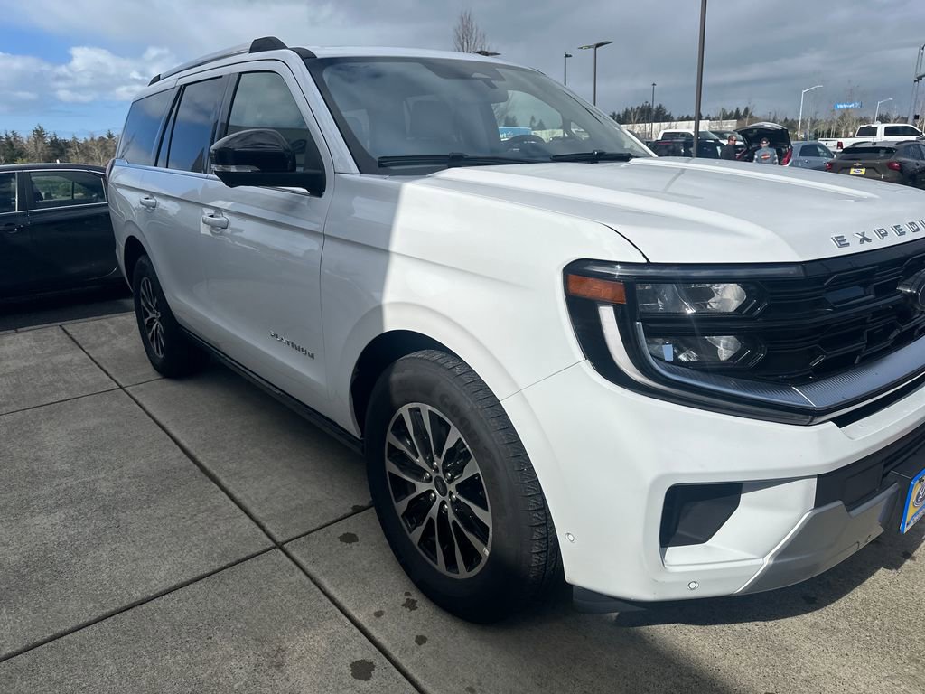 Used 2025 Ford Expedition Platinum image 6