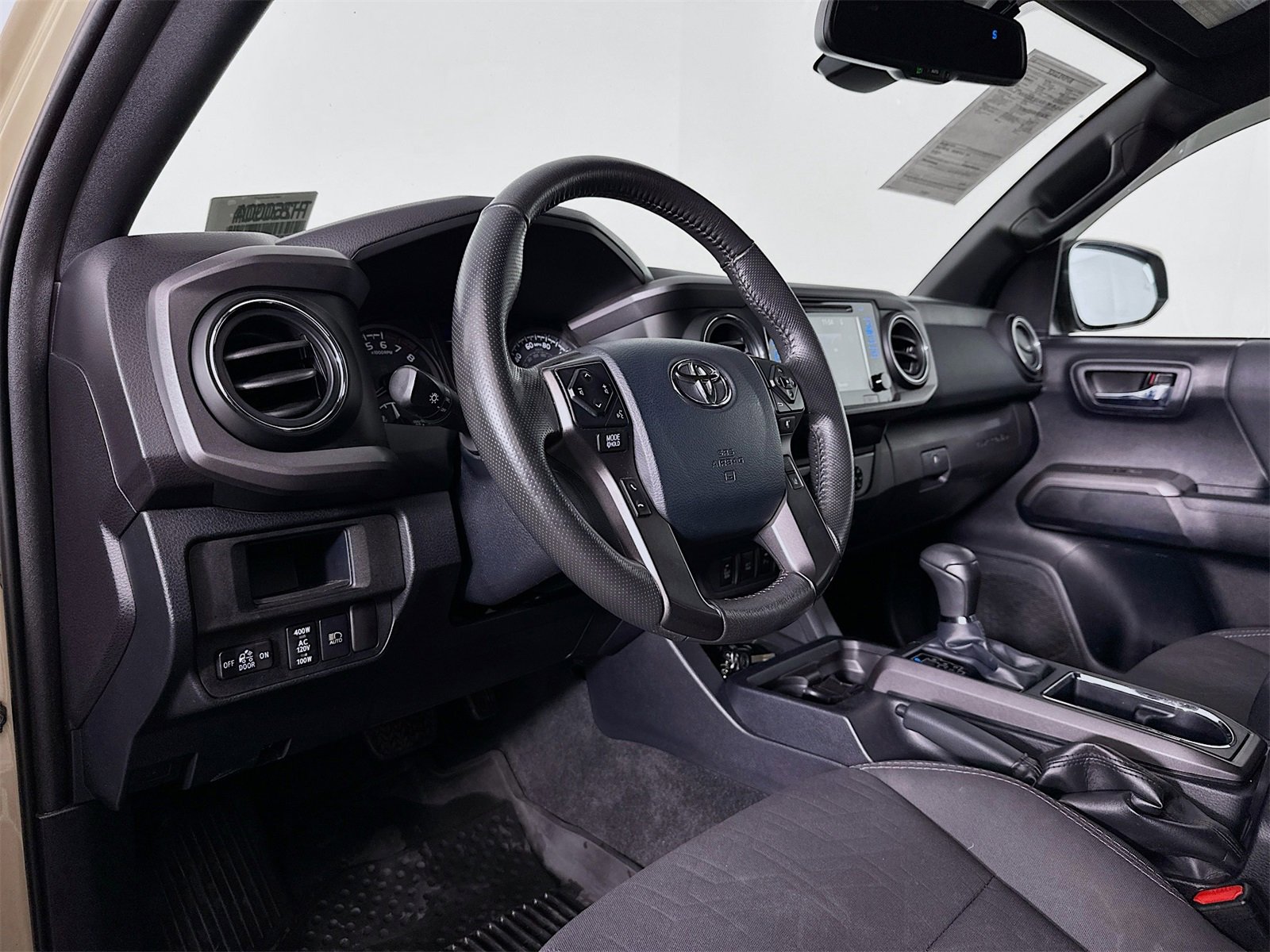 Used 2018 Toyota Tacoma TRD Sport w/ Technology Package image 9