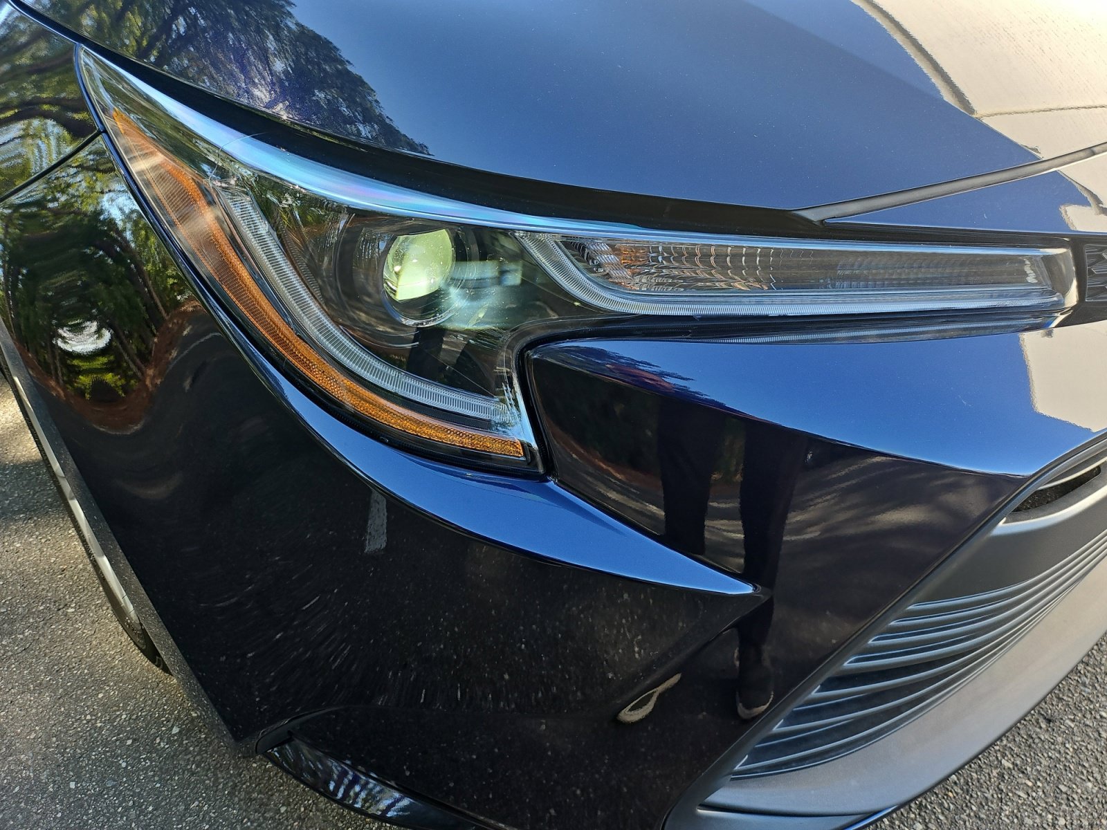 Used 2025 Toyota Corolla LE w/ LE Premium Package FWD image 13