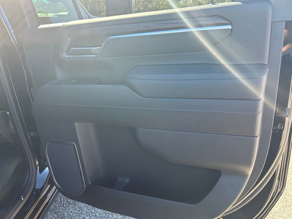 New 2026 GMC Sierra 2500 SLT w/ SLT Convenience Package image 32
