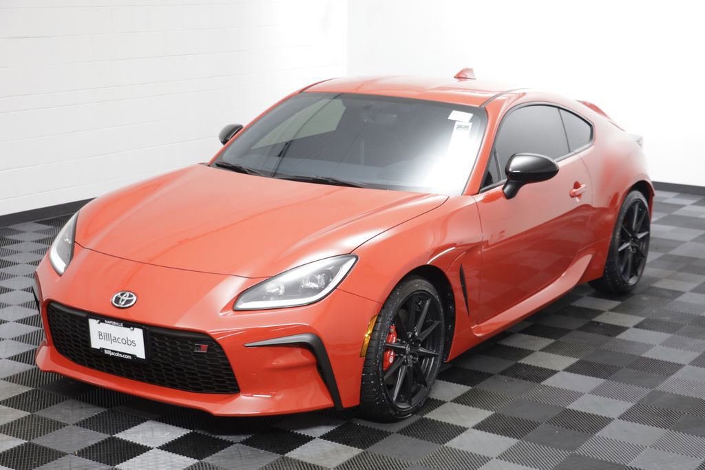 Used 2025 Toyota GR86 Premium w/ Performance Package RWD image 2