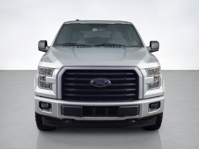Used 2017 Ford F150 XLT w/ Equipment Group 302A Luxury AWD/4WD image 8