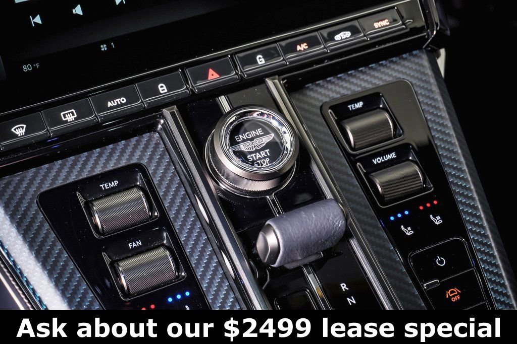 Used 2025 Aston Martin V8 Vantage Coupe image 29