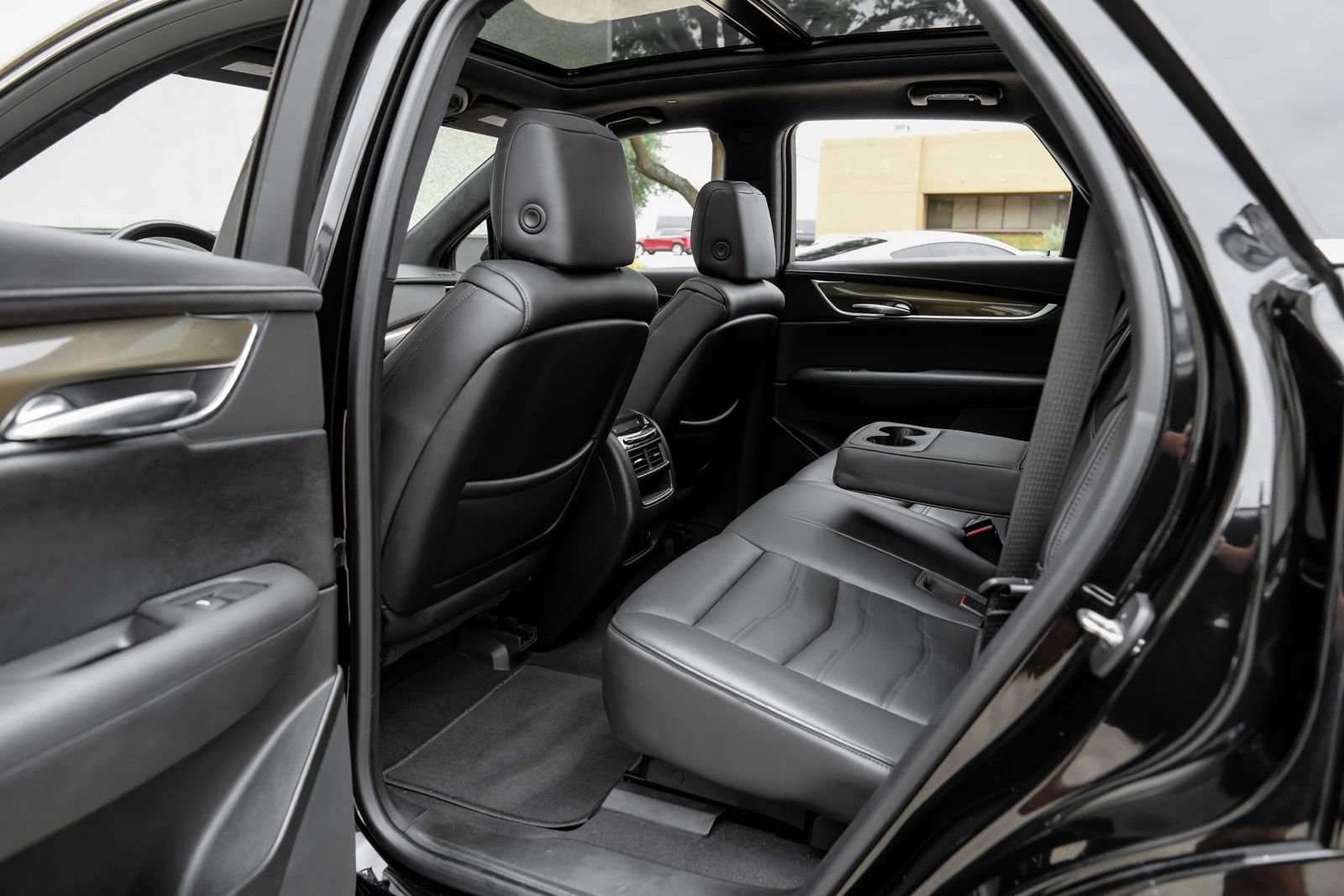 Used 2017 Cadillac XT5 Platinum AWD/4WD image 49