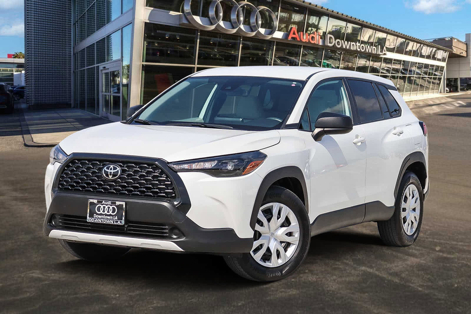 Used 2022 Toyota Corolla Cross L AWD/4WD video 1