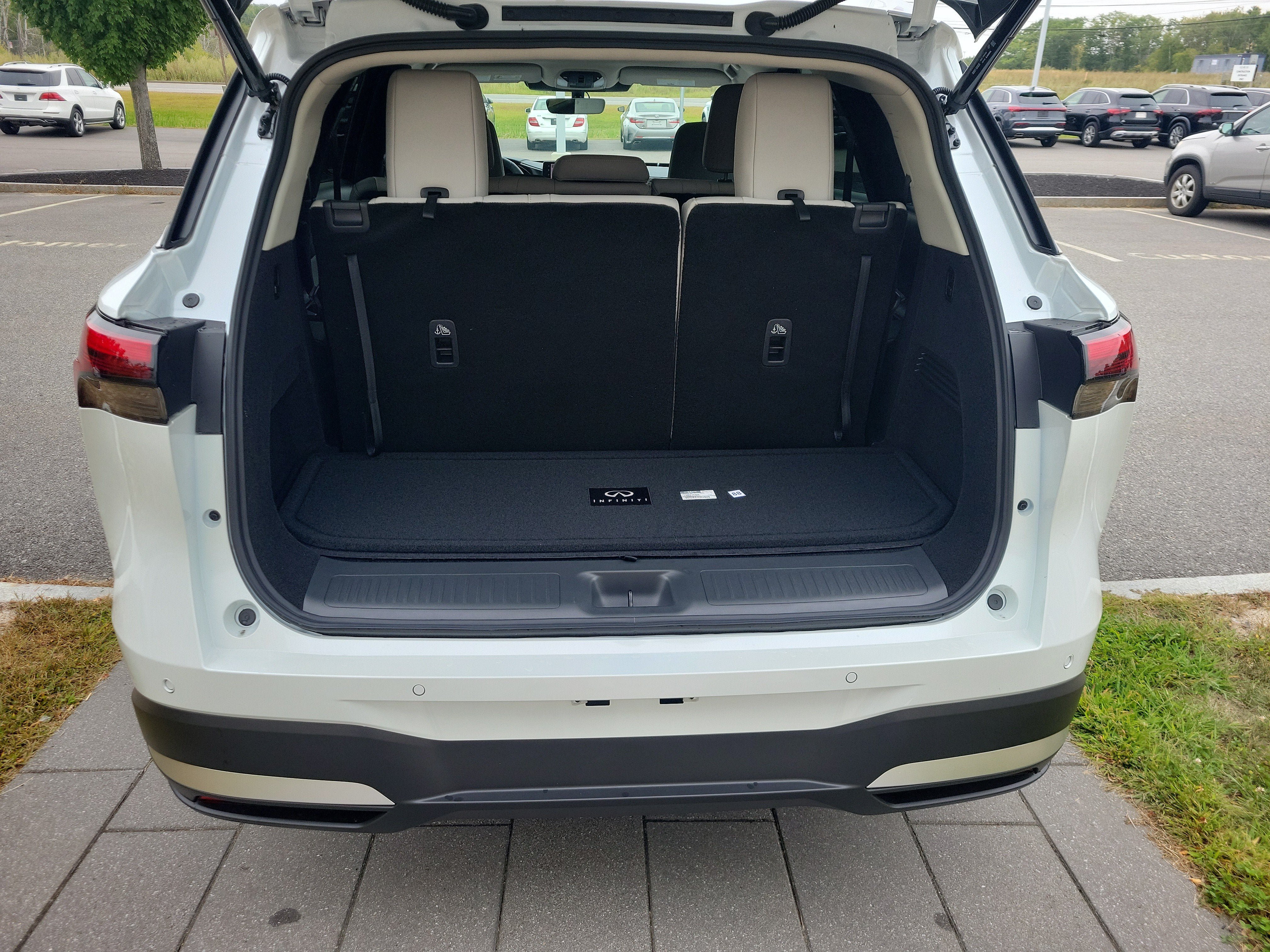 New 2027 INFINITI QX60 Luxe w/ Cargo Package AWD/4WD image 16