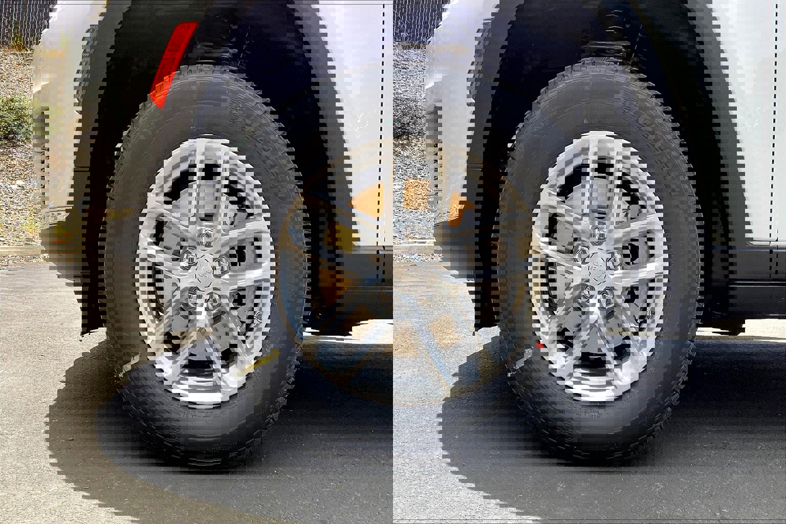 New 2025 Jeep Grand Cherokee L Laredo w/ Luxury Tech Group I image 14