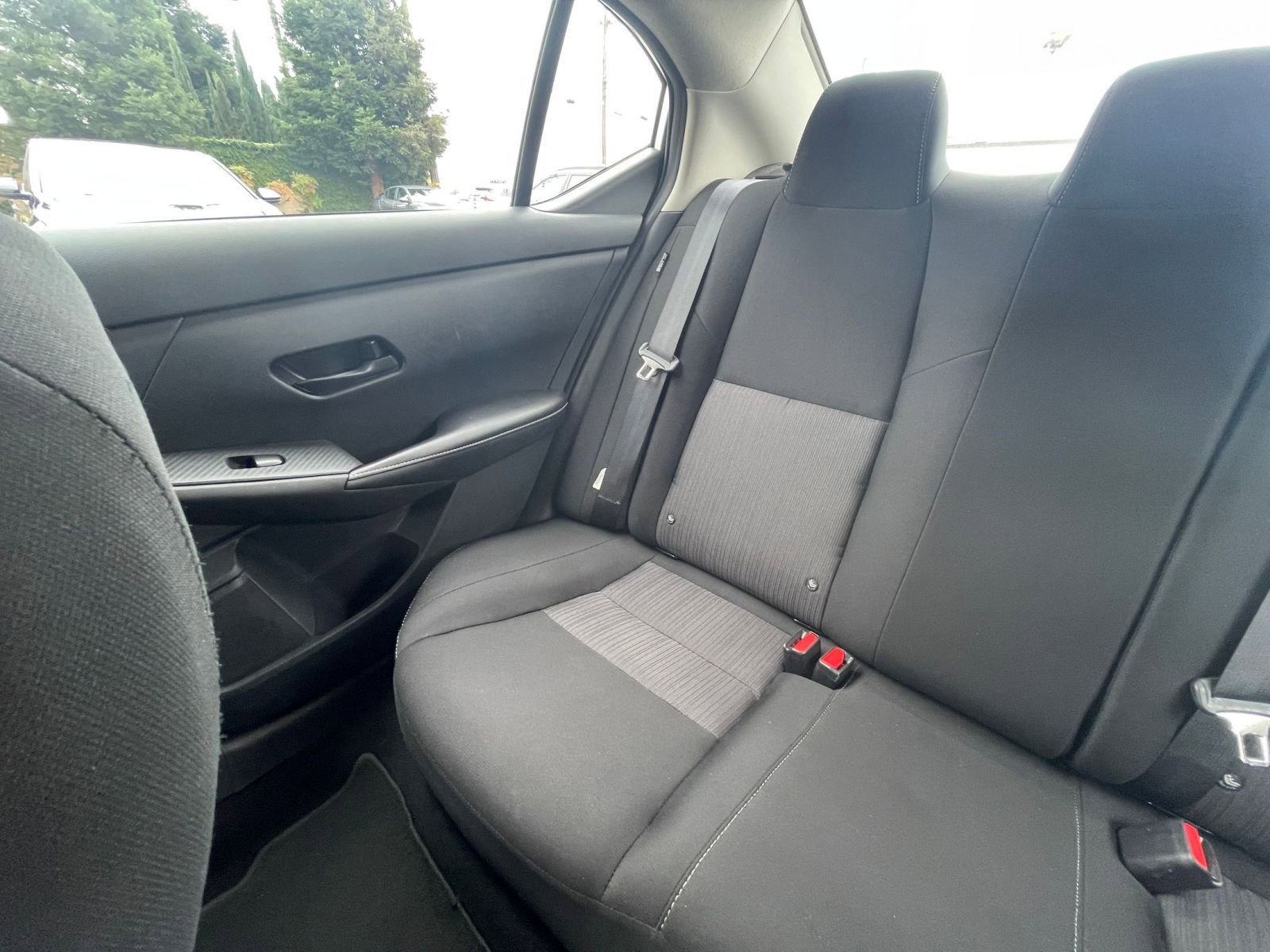 Used 2025 Nissan Sentra SV FWD image 34
