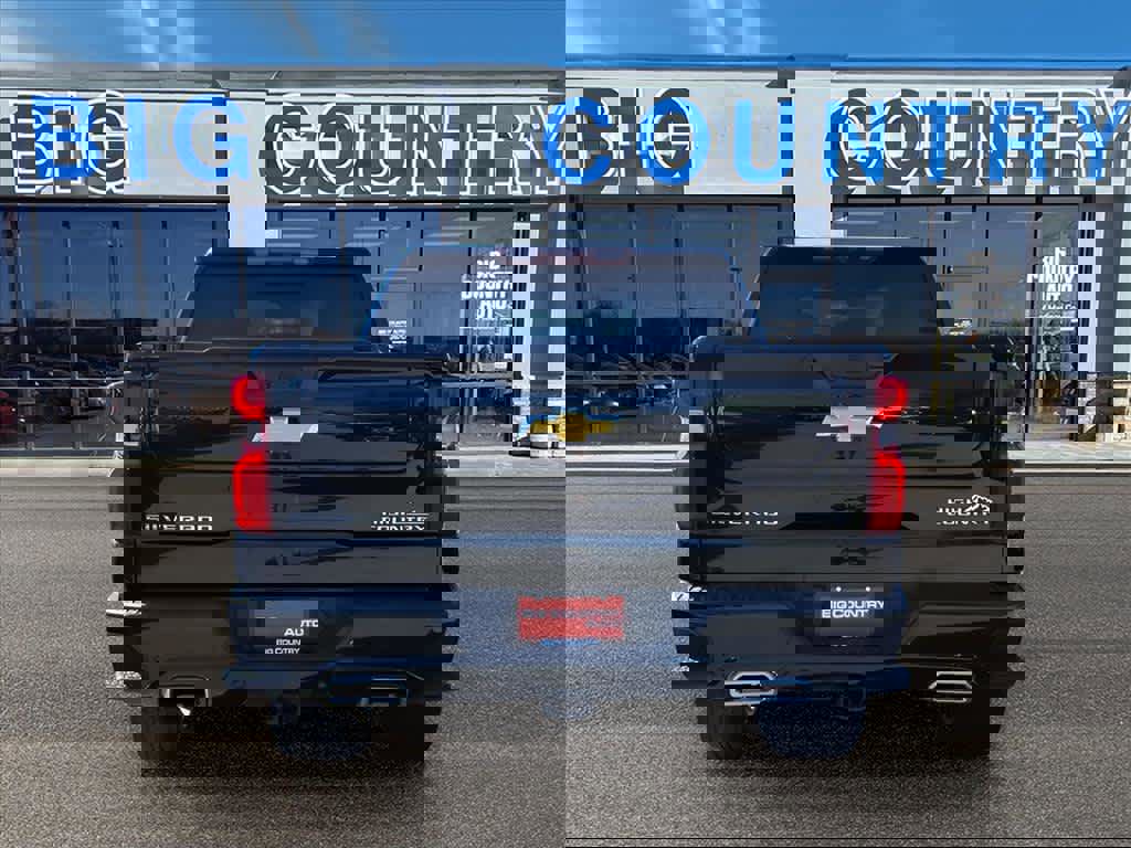 Used 2024 Chevrolet Silverado 1500 High Country image 3