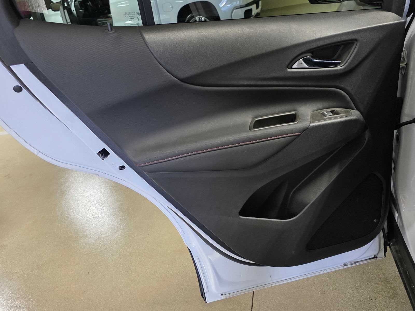 Used 2024 Chevrolet Equinox RS w/ RS Leather Package FWD image 10
