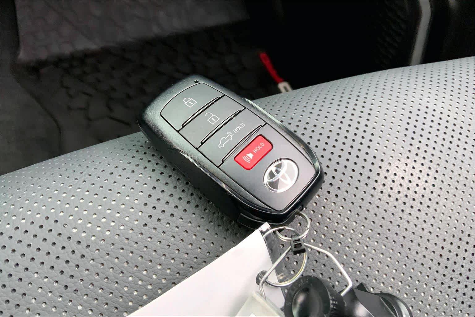 Used 2025 Toyota Tacoma TRD Pro AWD/4WD image 15