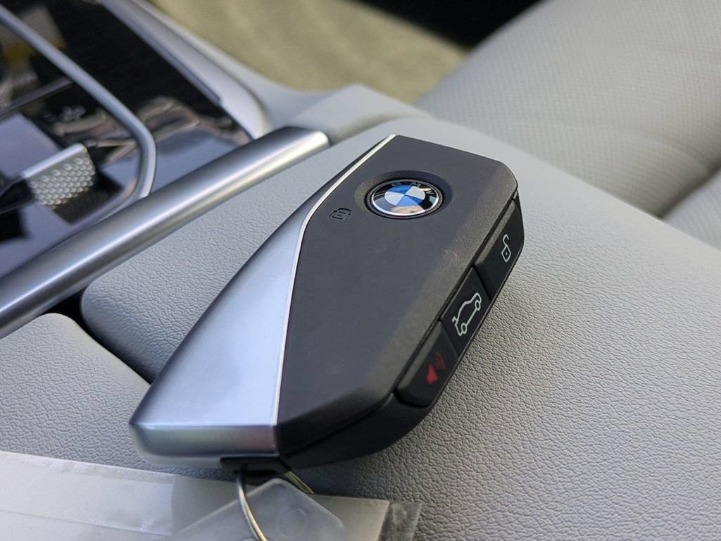 New 2026 BMW X5 xDrive50e w/ M Sport Package AWD/4WD image 29