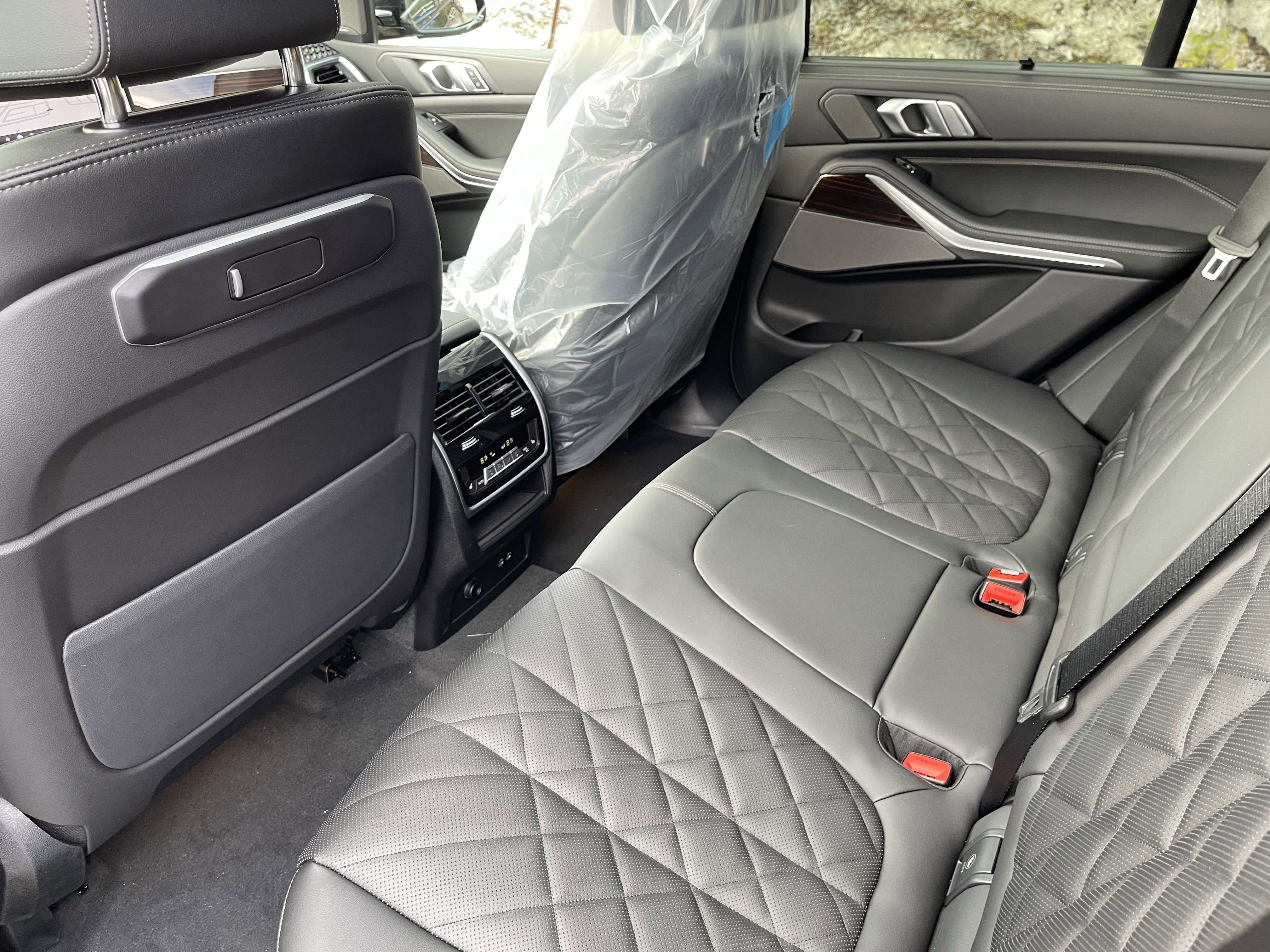 New 2026 BMW X5 xDrive40i w/ M Sport Package AWD/4WD image 16