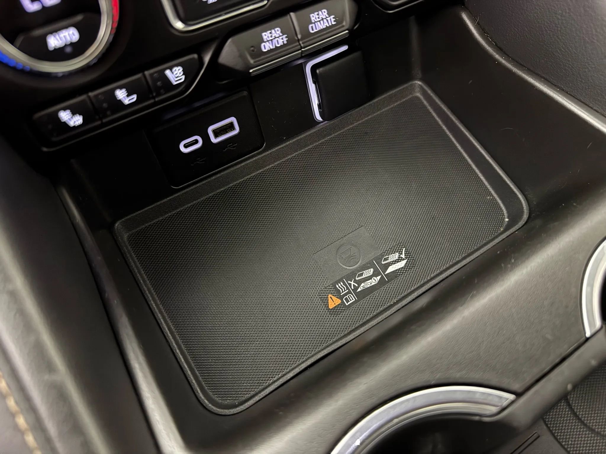 Used 2022 GMC Yukon AT4 image 22